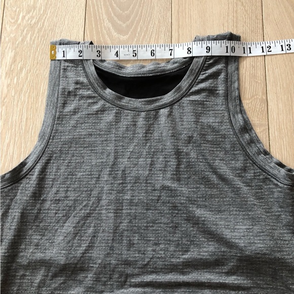 Lululemon Cutout Back Tank Top in Grey - Picture 3 of 8